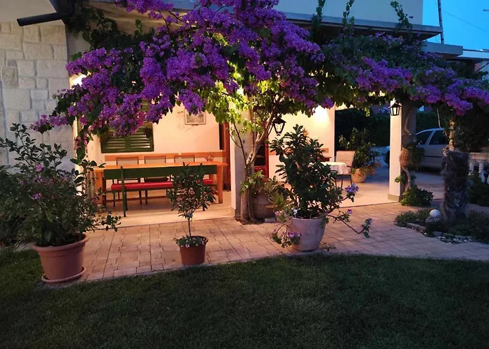 Grubelic - Perfect For Families And Small Groups * Tribalj